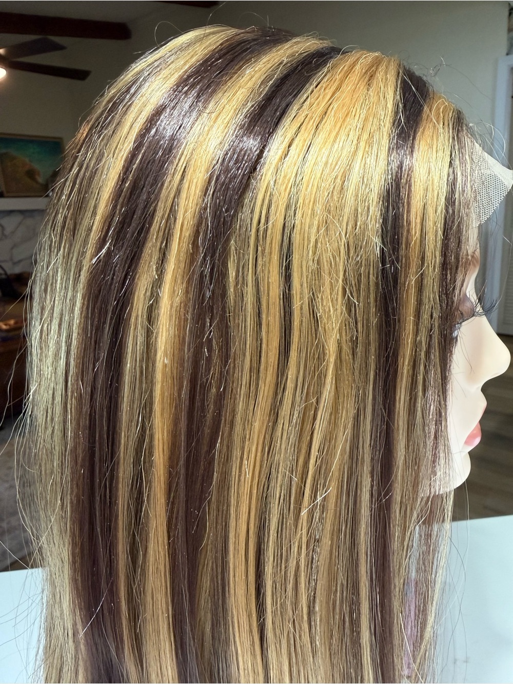 💯%  26” HUMAN hair Straight, Center Part, Lace Front, Brown Highlighted